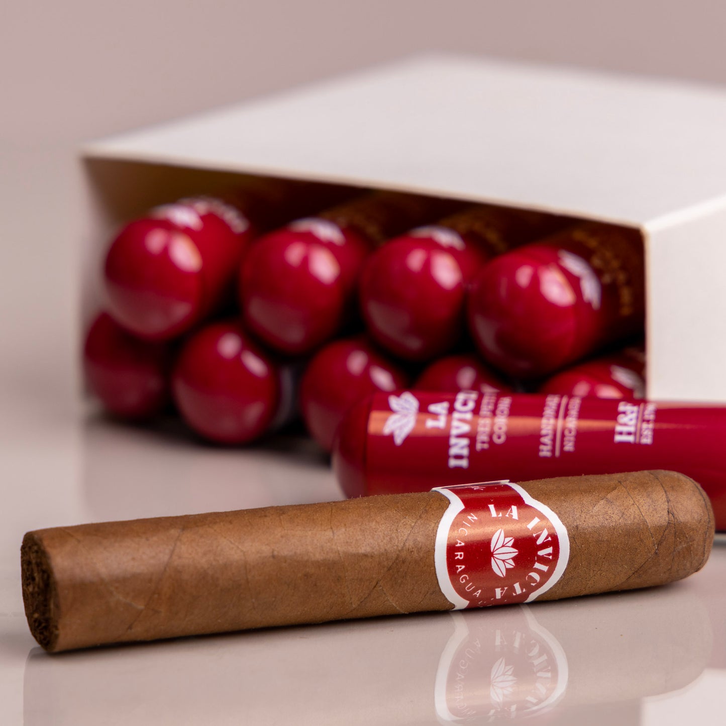 La Invicta Nicaraguan Tres Petit Corona Tubos