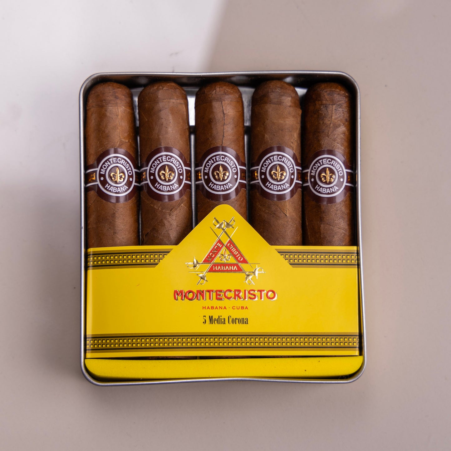 Montecristo Media Corona