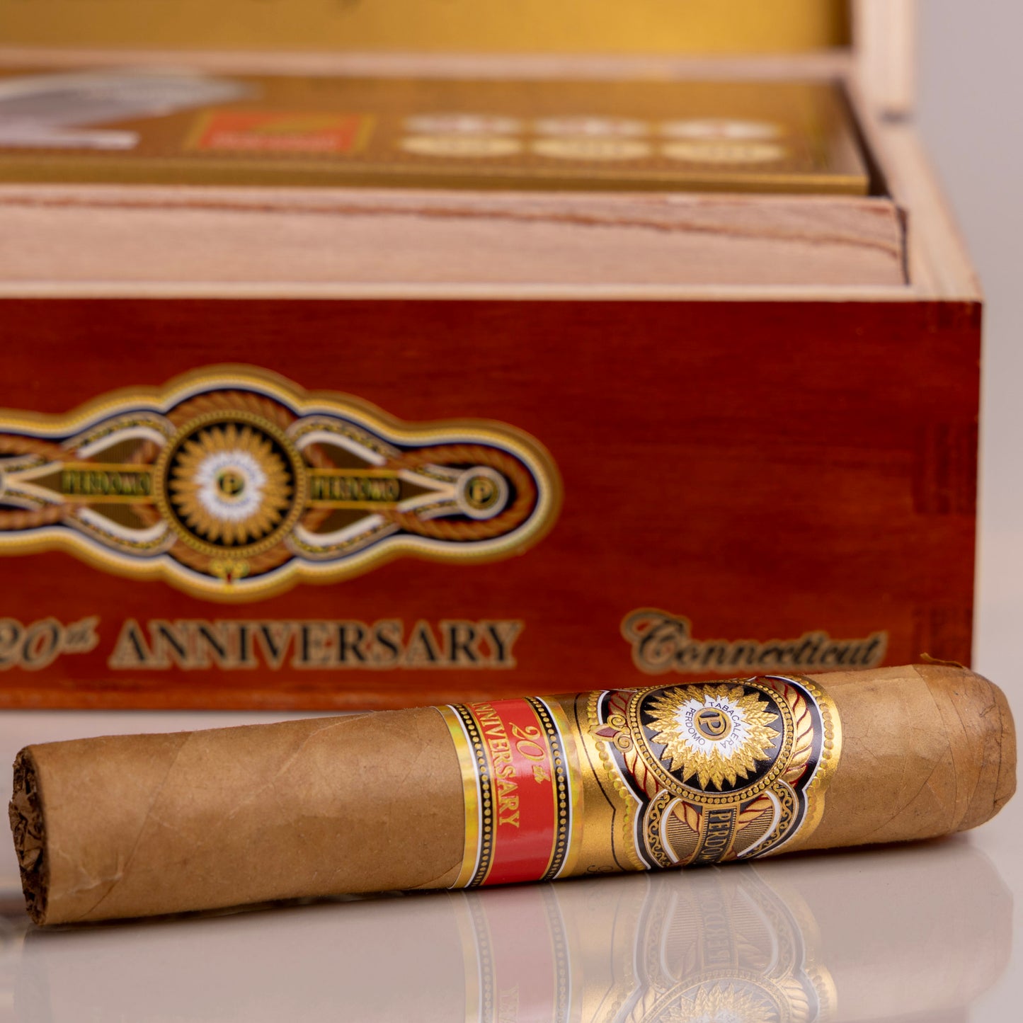 Perdomo 20th Anniversary Connecticut Robusto