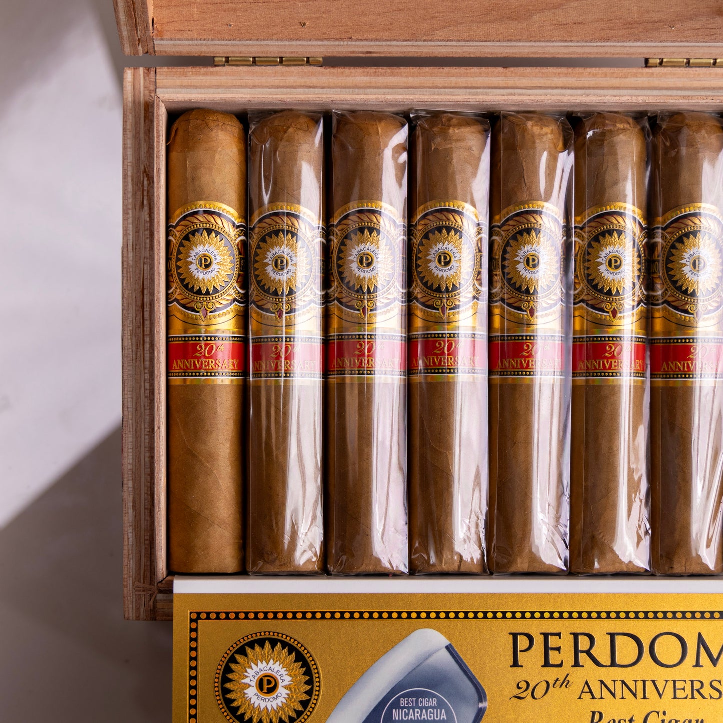 Perdomo 20th Anniversary Connecticut Robusto