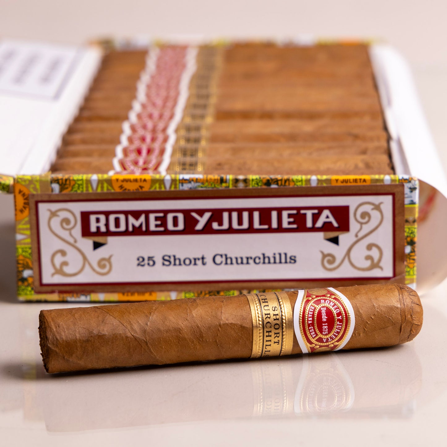 Romeo y Julieta Short Churchill