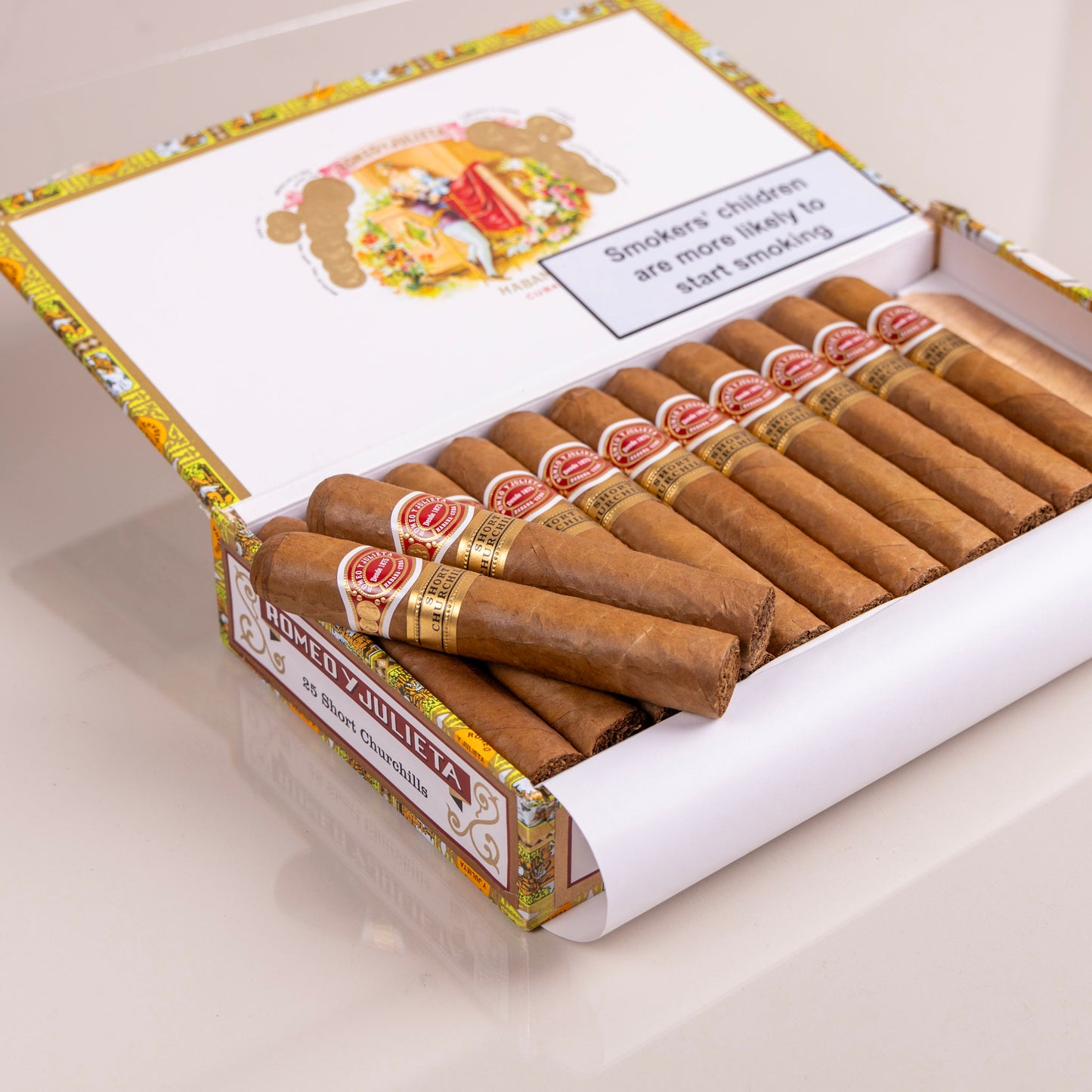 Romeo y Julieta Short Churchill